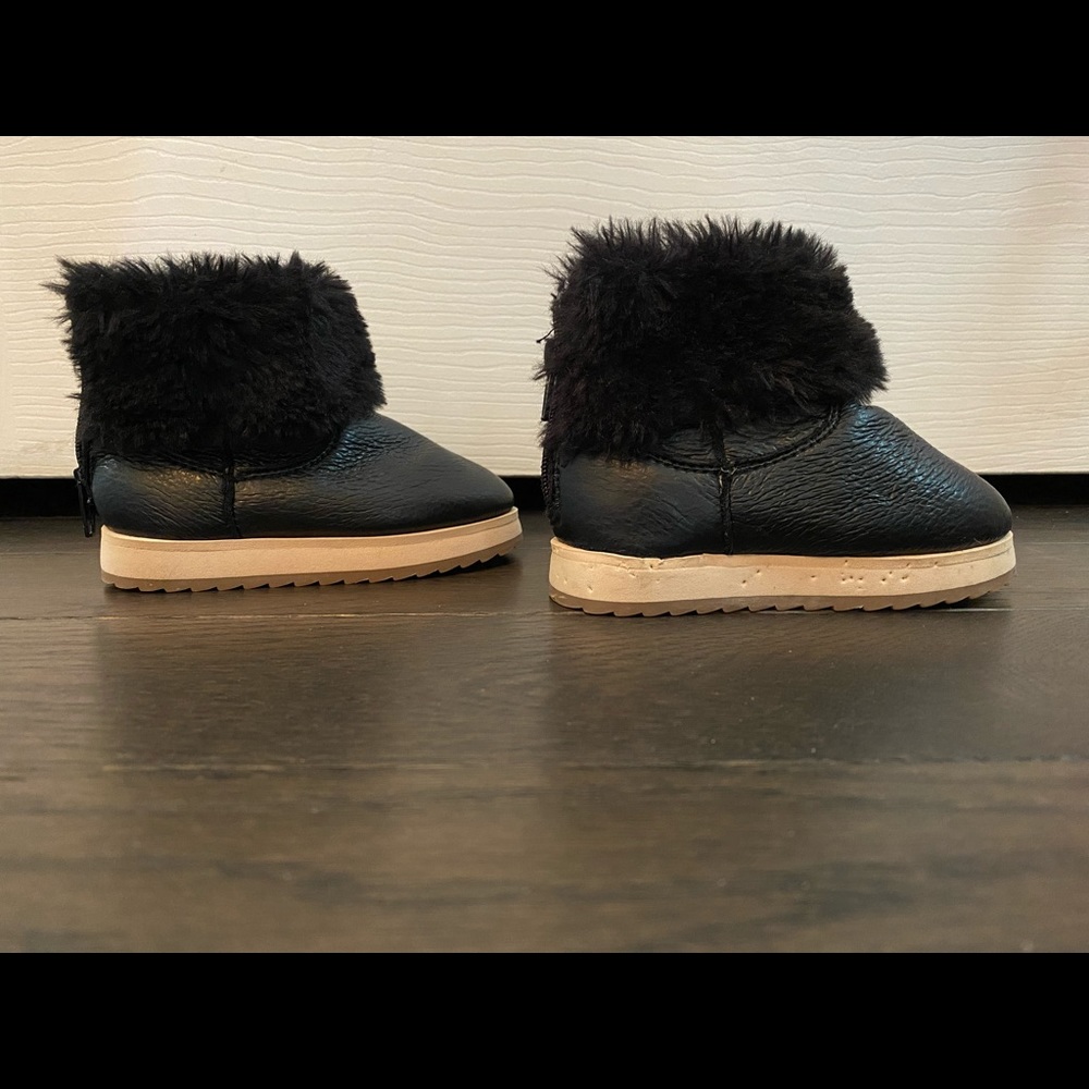 Zara baby boots with faux fur